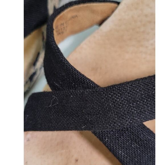 Toms Sandals Womens 9.5 Espadrilles Black & Tan Wedge Sandals Canvas 3.5 in Heel - Picture 7 of 10